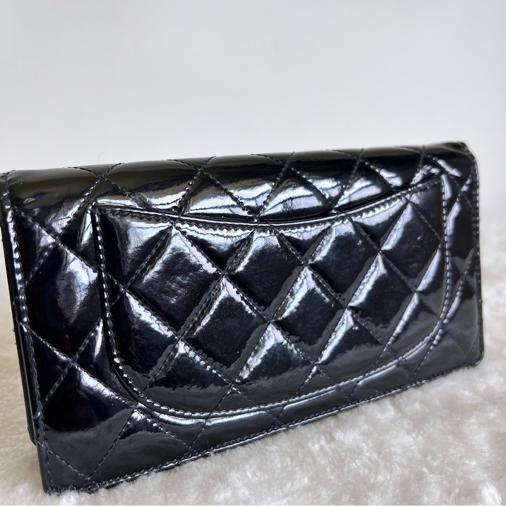 Chanel Classic Long Flap Wallet in Black Quilted Patent Leather - Picture 3 of 15